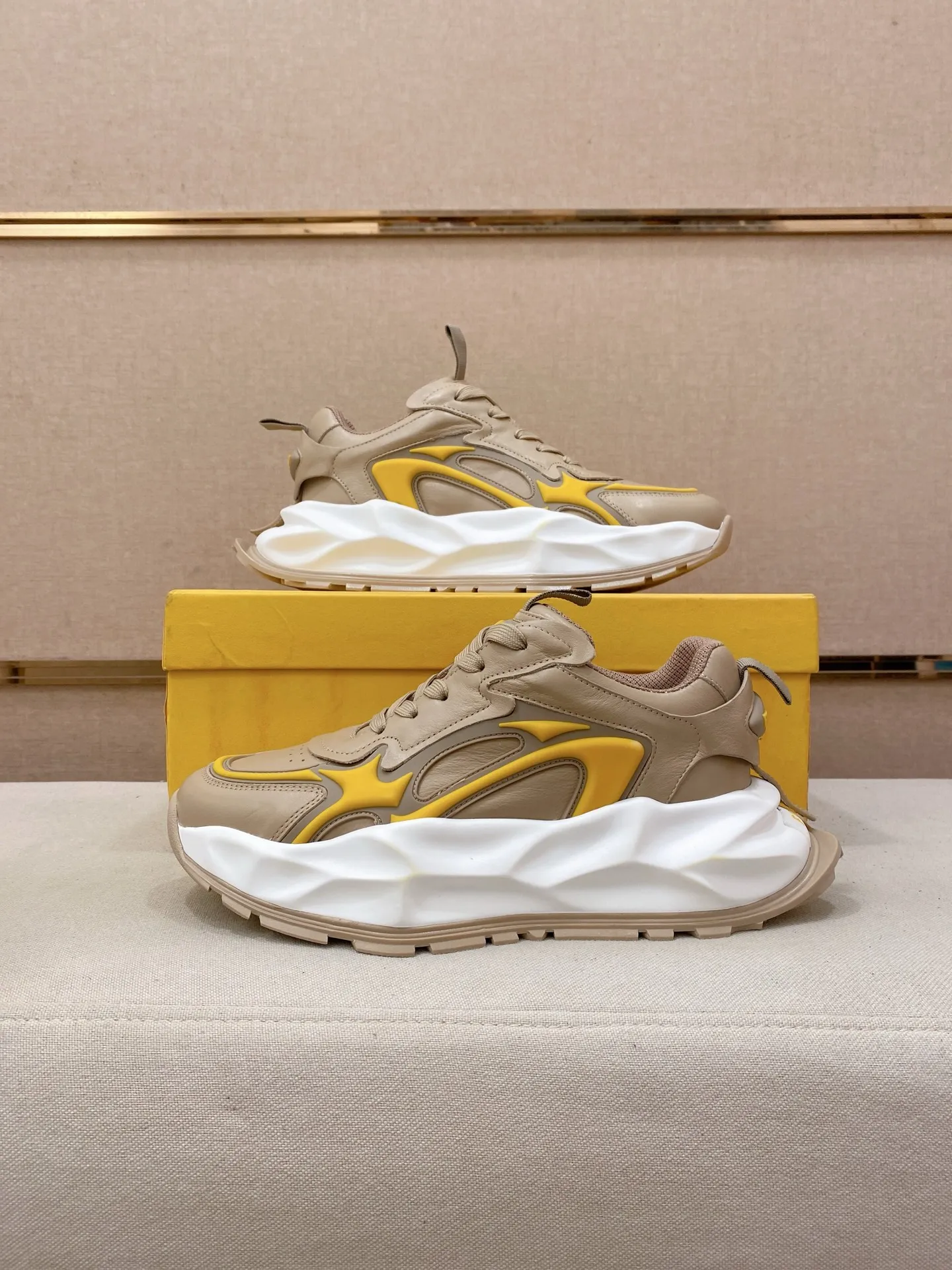 Factory price 580💰 FENDI new model (Fendi) official website 1:1 copy 👊🏻Upper 🇮🇹Imported cowhide🇩🇪Inside imported breathable mesh lining. The original outsole is molded to reflect the identity of every man, and the upper foot is elegant and stable🚶🏻🚶🏻The high-end custom counter original replica📯The shoe last remains unchanged regardless of wind and rain, and can withstand the verification of time🔍️,🔵 Size: 39-45. Can be customized 38-46 non-refundable and non-exchangeable!
